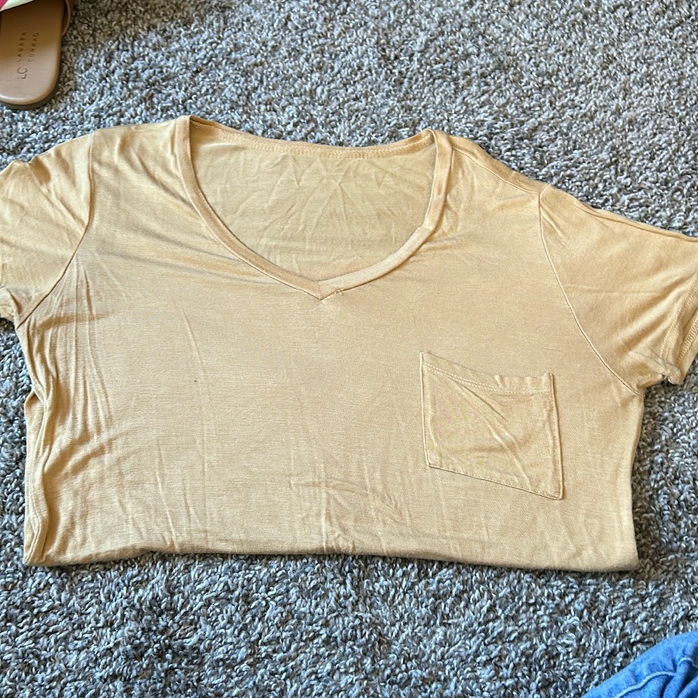 Yellow t shirt